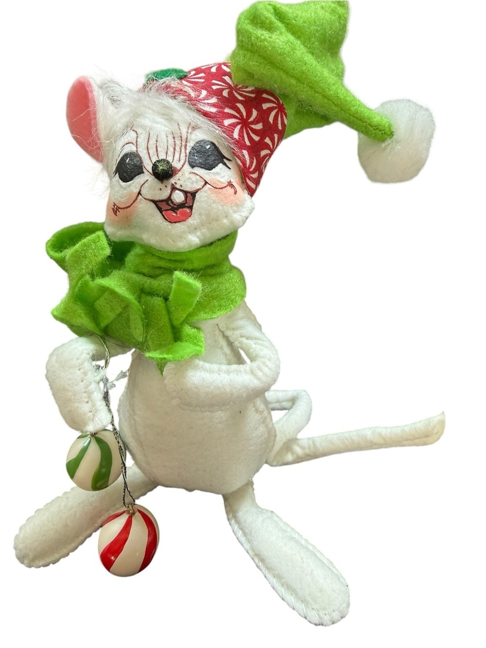 Anna Lee Christmas Mouse holding Christmas Balls with Green Scarf 2015